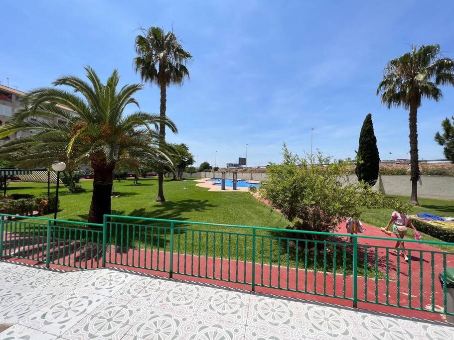 Nice And Central Apartment Torrevieja Exterior foto
