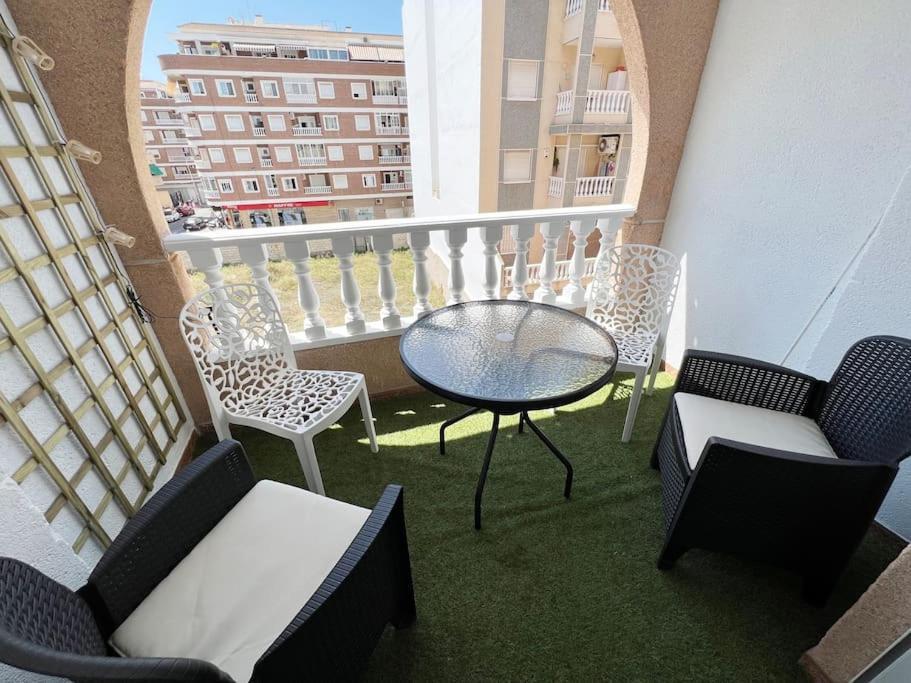Nice And Central Apartment Torrevieja Exterior foto