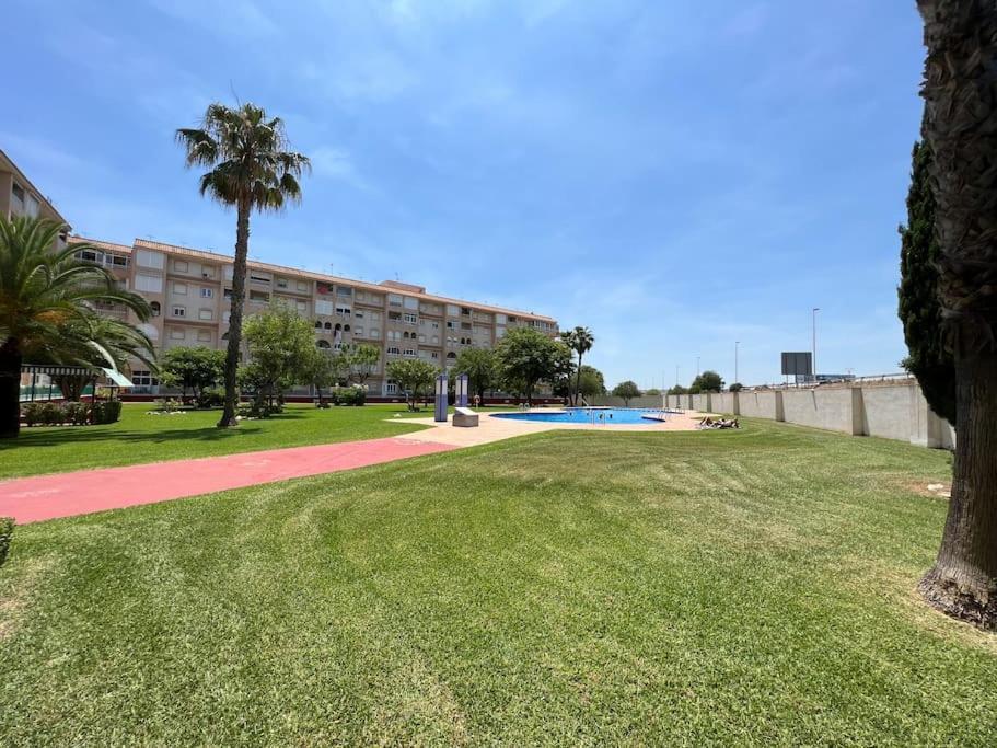 Nice And Central Apartment Torrevieja Exterior foto